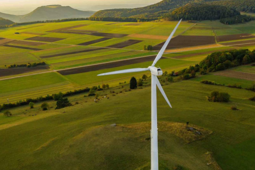 以电力能源新生态引领低碳发展的时代之音 | 聚彩堂集团齐齐哈尔分散式风电项目开始吊装